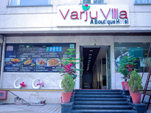 Hotel Varju Villa Exterior